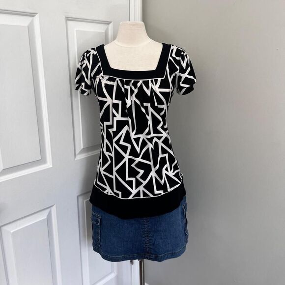 VINTAGE BLACK AND WHITE‎ MAURICES BABYDOLL TOP - Picture 1 of 6